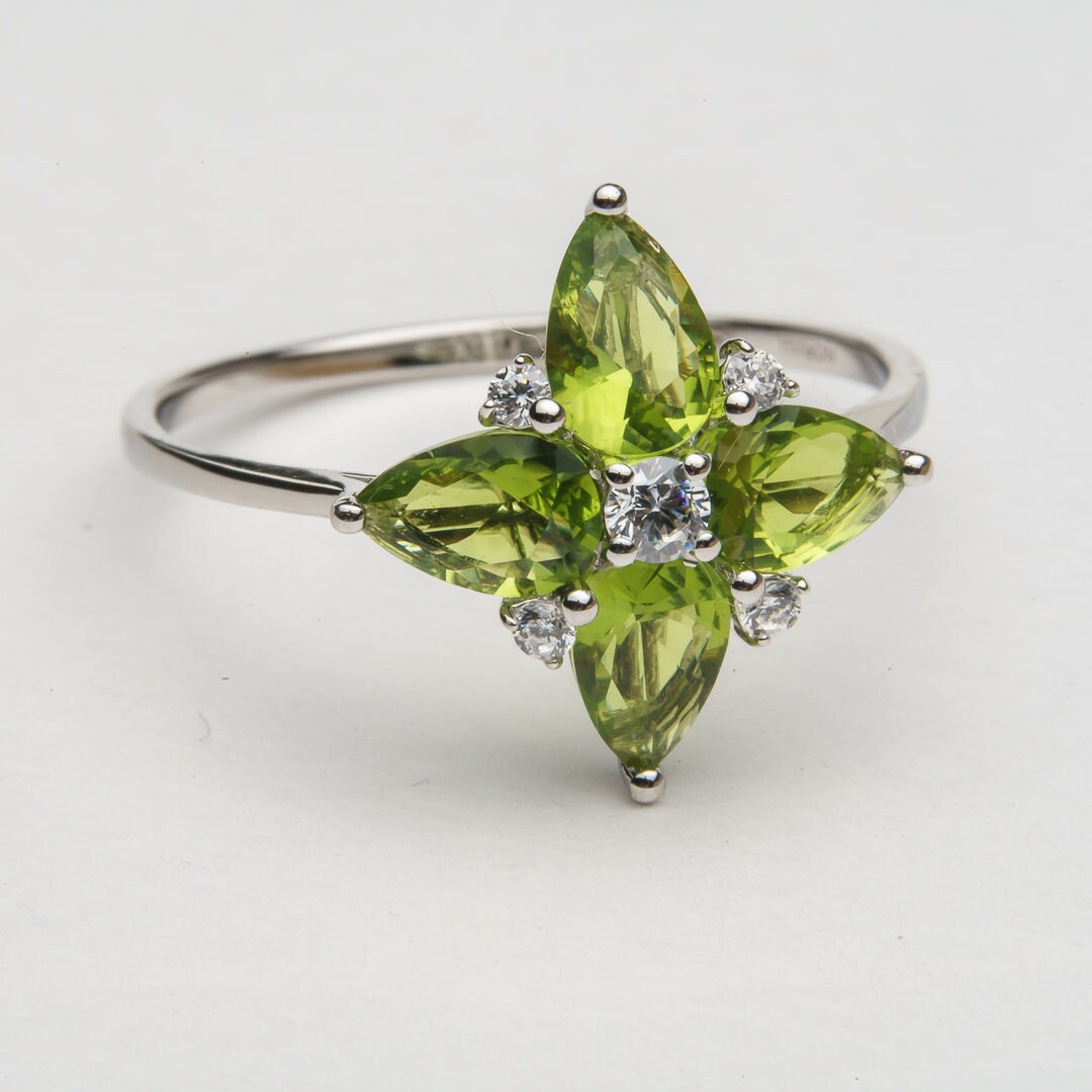 Apple Green Cubic Zircon ring 925 sterling silver rhodium plated size 6 & 7.5 us