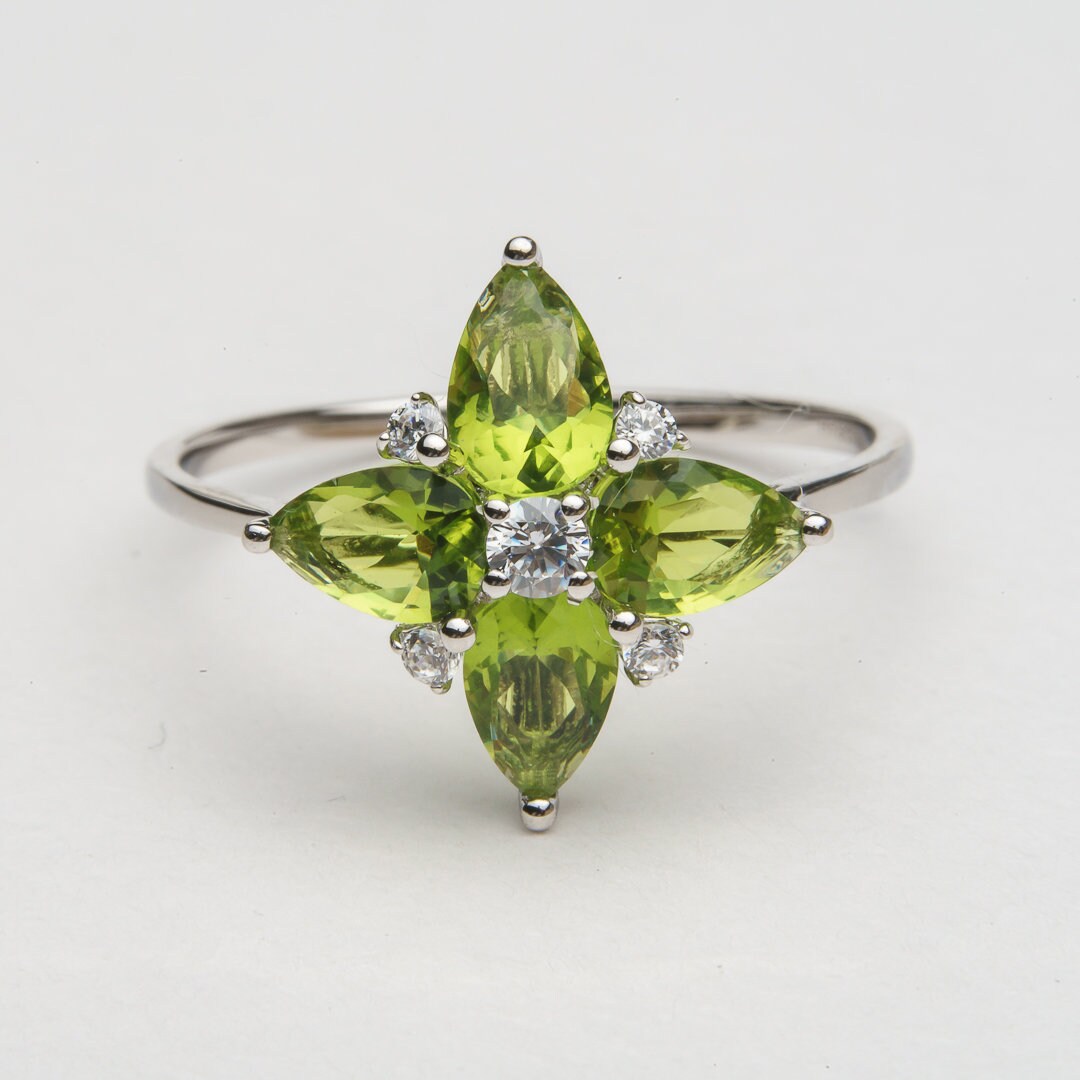 Apple Green Cubic Zircon ring 925 sterling silver rhodium plated size 6 & 7.5 us