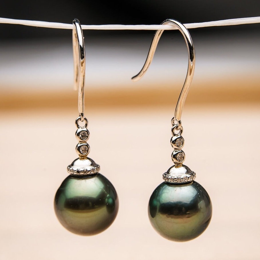 9mm round natural cultured tahitian pearl dangle earring green