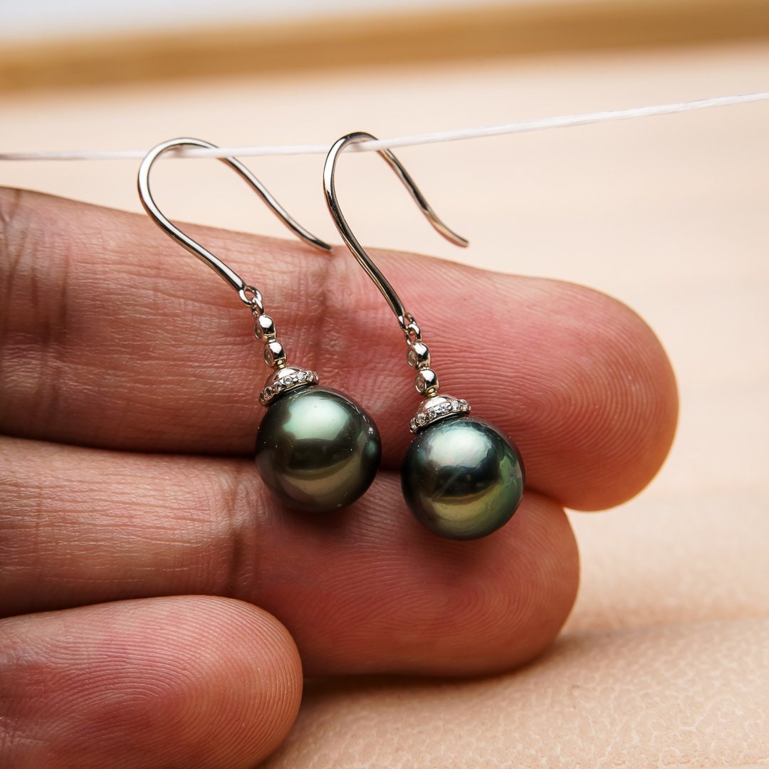 9mm round natural cultured tahitian pearl dangle earring green