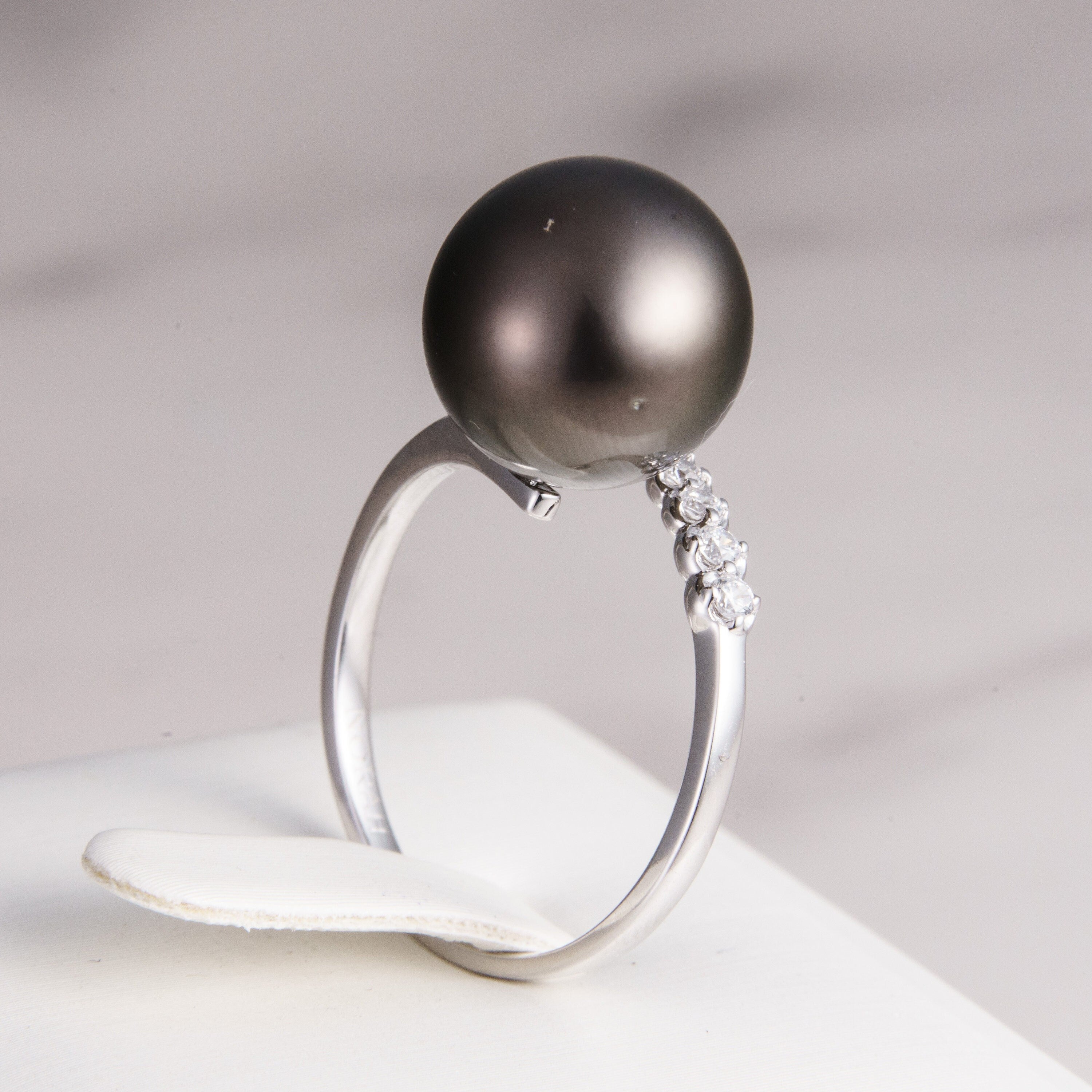 12mm tahitian pearl ring, size 7.5 us, 925 sterling silver with cubic zirconia