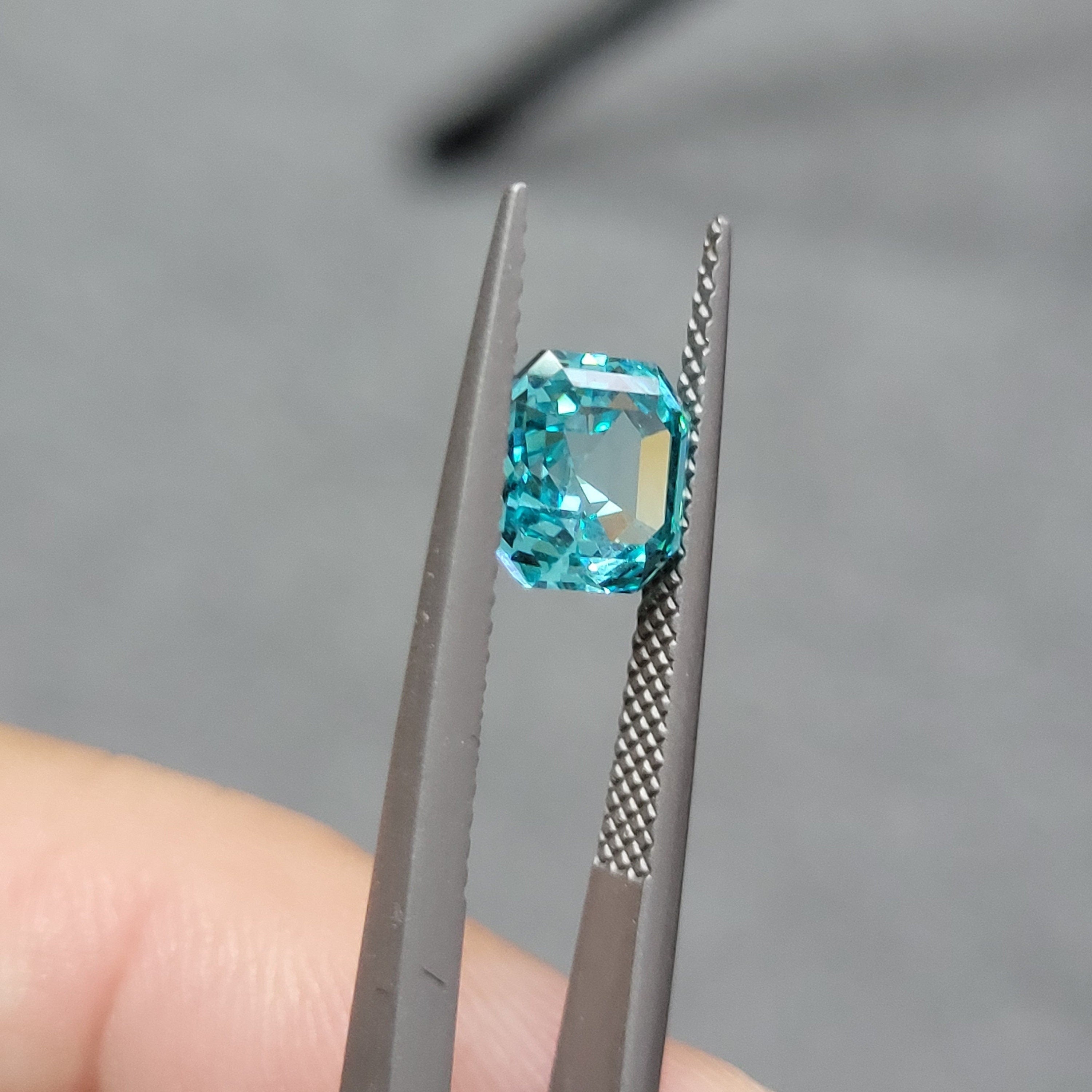 Lab-grown paraiba tourmaline - 7x12mm, 2.87ct loose ascher cut gemstone