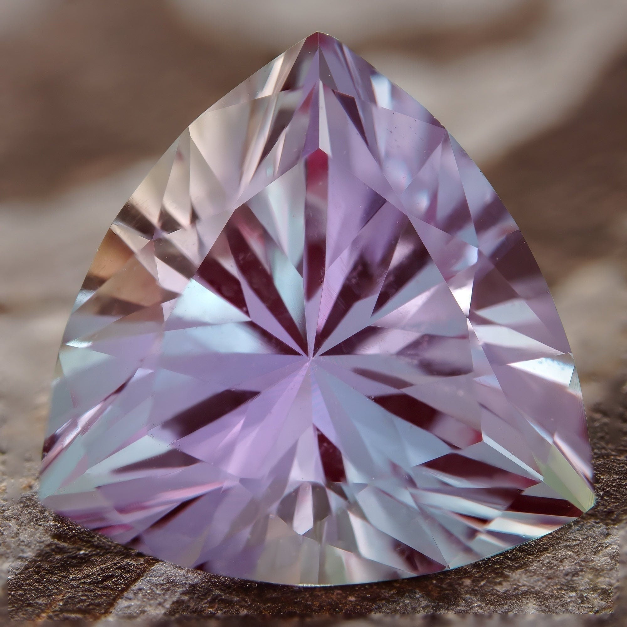 8mm 1.8ct loose alexandrite lab grown trillion cut loop clean gemstone