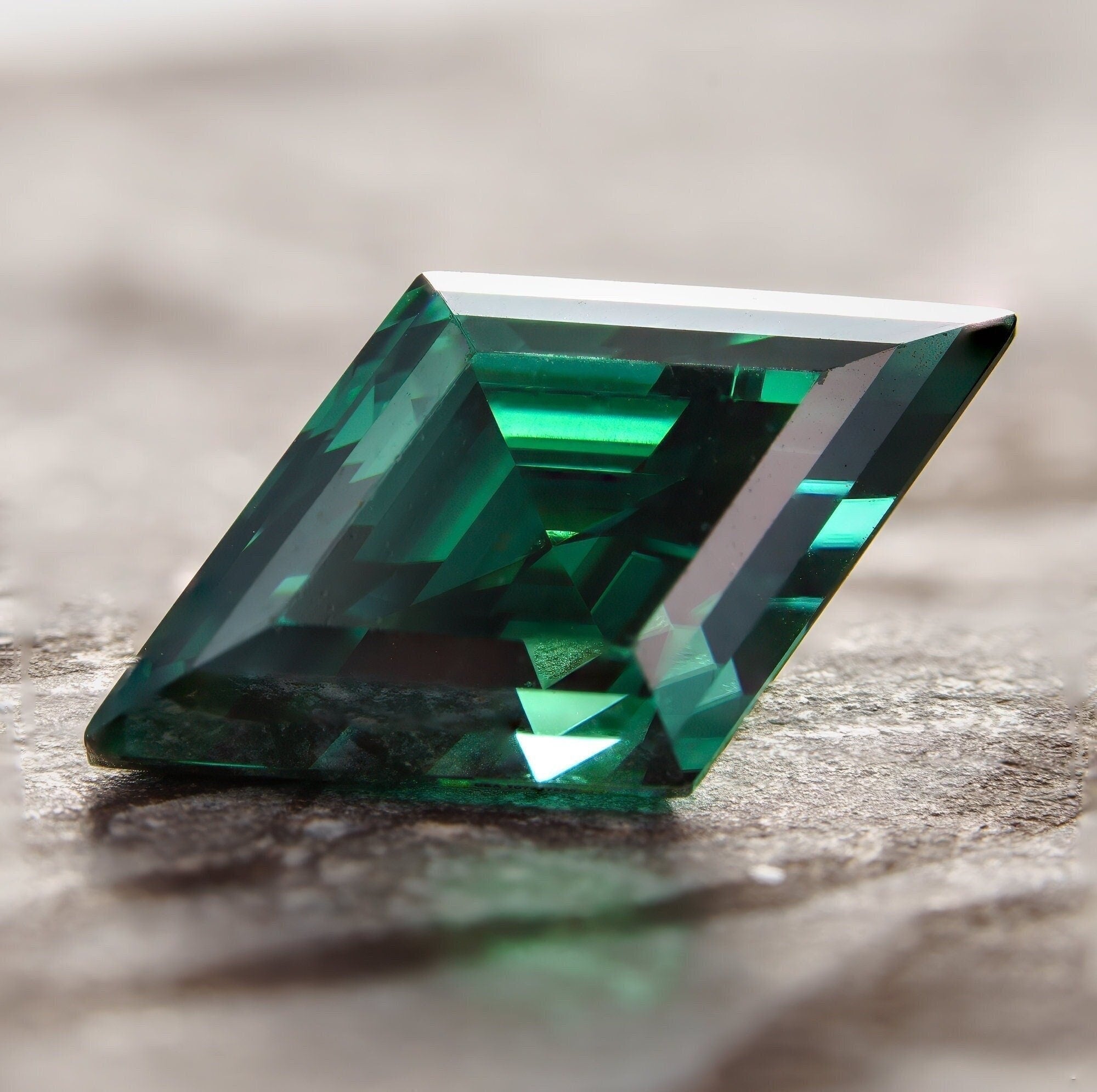 7x12mm 2ct loose moissanite certified vvs1 vivid green rhombus lozenge cut gra