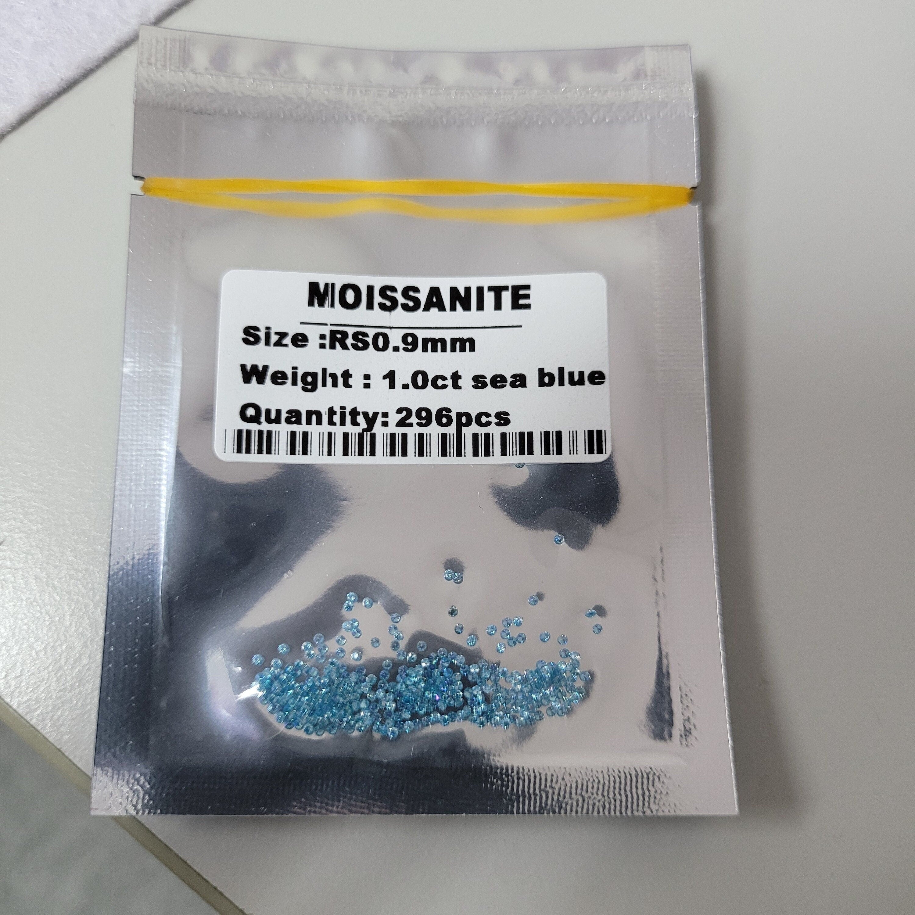 moissanite sea blue 0.8-2mm round brilliant cut colored moissanite