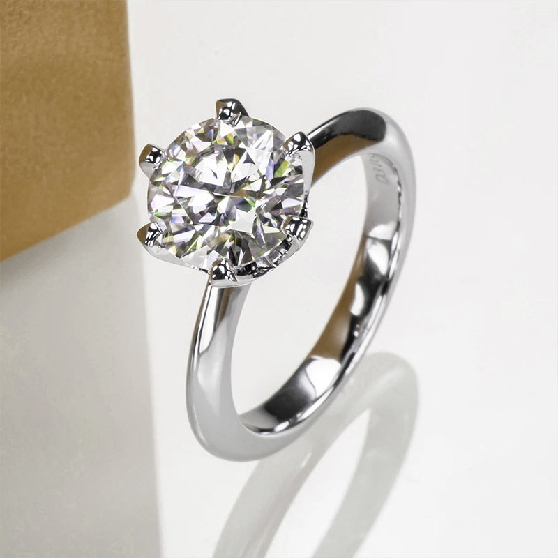 Solitaire Moissanite Ring Tiffany Claw