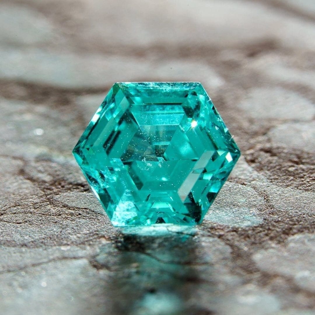 paraiba Vibrant 2.65ct hexagon cut lab-grown tourmaline - stunning 7mm loose gemstone