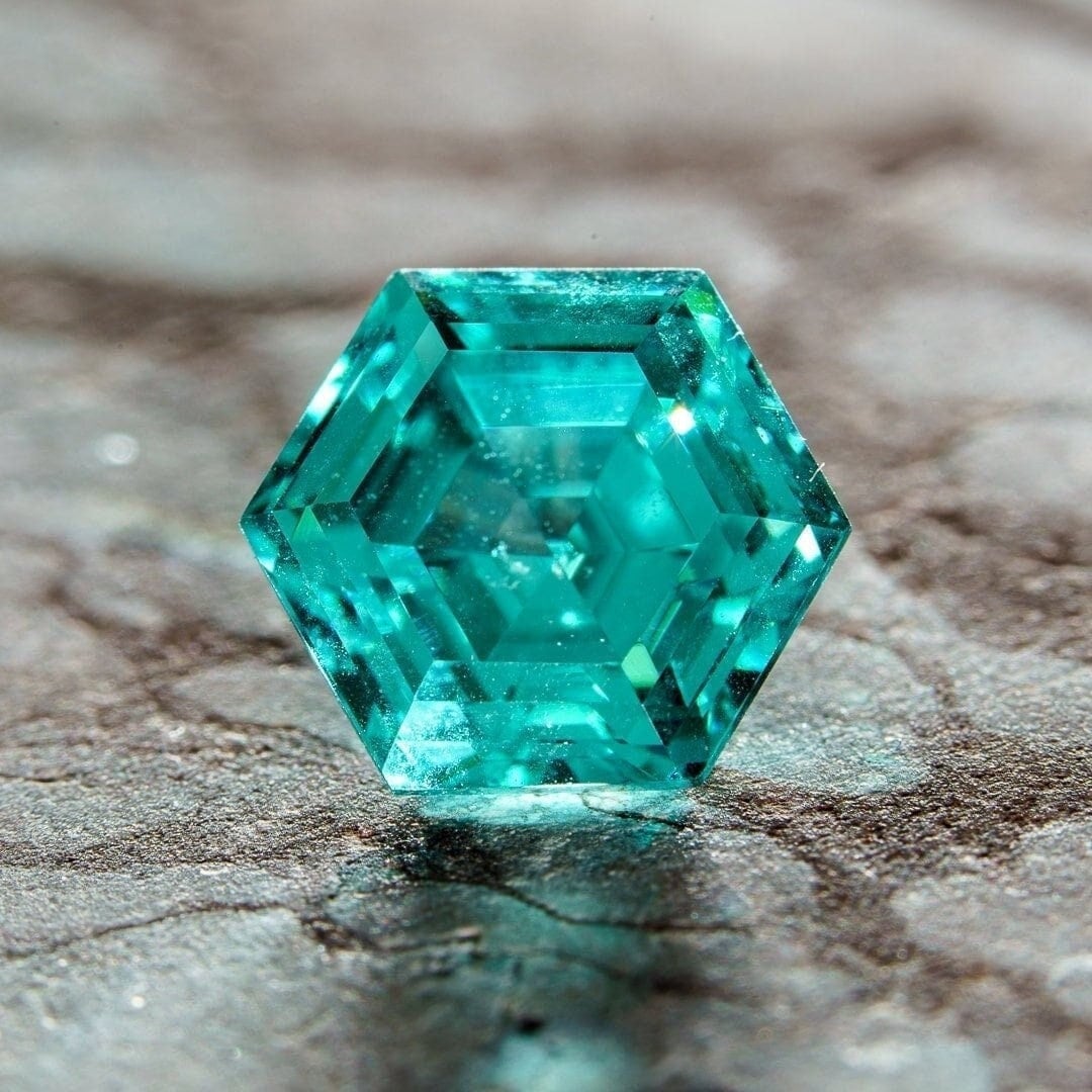 paraiba Vibrant 2.65ct hexagon cut lab-grown tourmaline - stunning 7mm loose gemstone