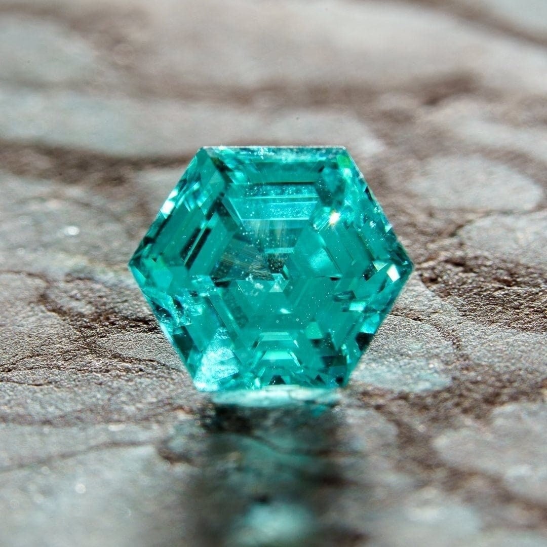 paraiba Vibrant 2.65ct hexagon cut lab-grown tourmaline - stunning 7mm loose gemstone