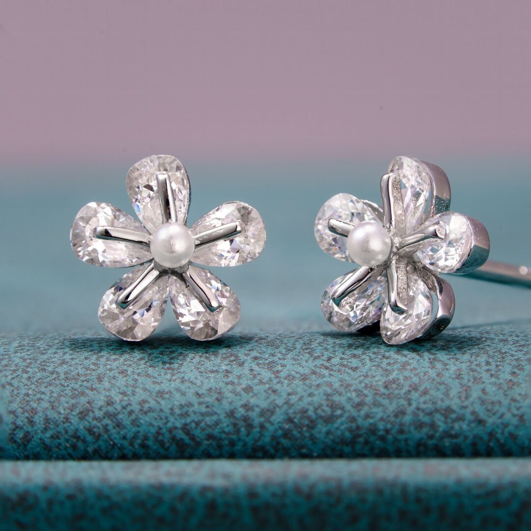 925 sterling silver, earring studs, jewelry, rhodium plating, cubic zirconia stone, kpop korean, tiny post.