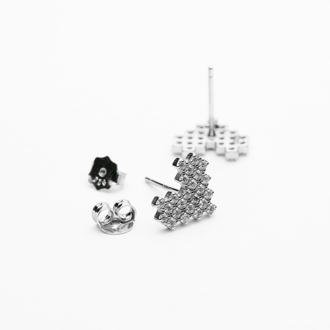 Exquisite rhodium plated cz stud earrings in 925 sterling silver