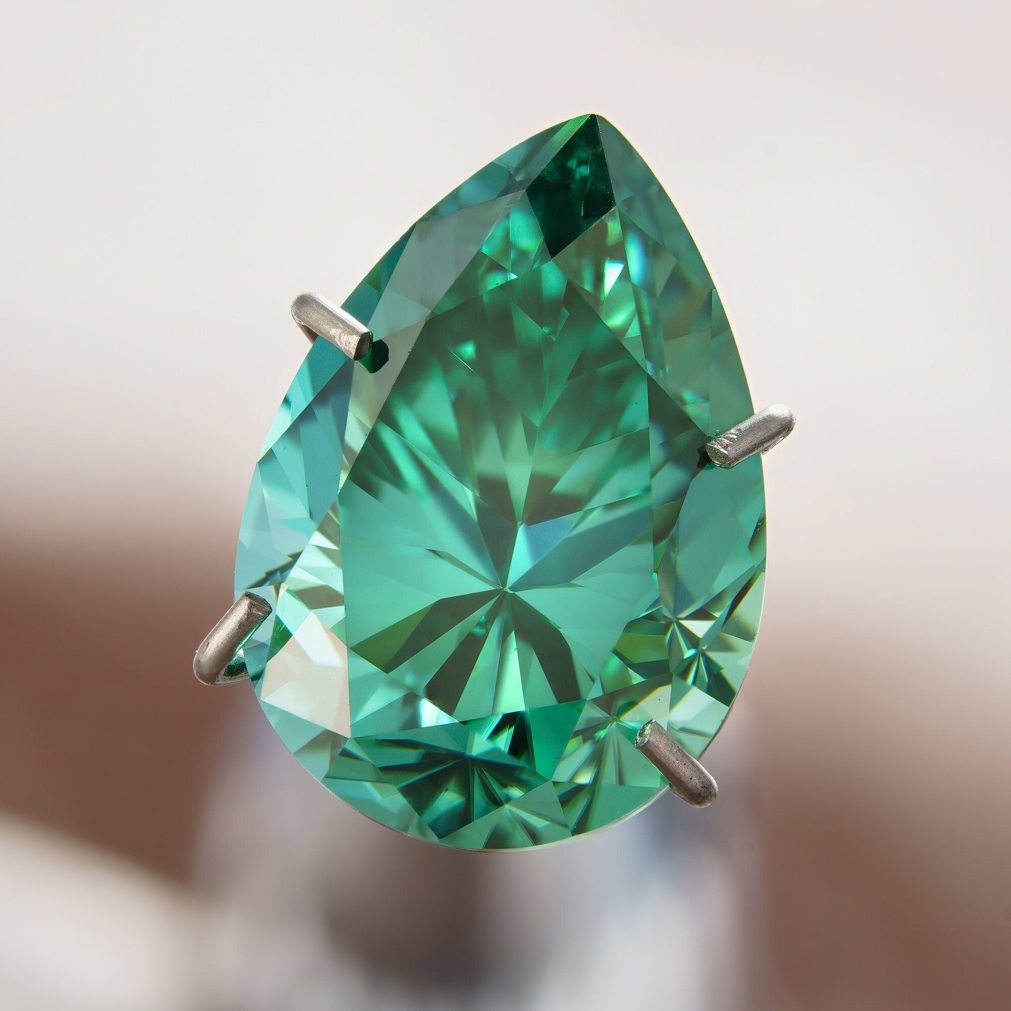 Certified vvs1 vivid green pear cut moissanite - 7x10mm, 1.5ct loose gemstone, gra certified
