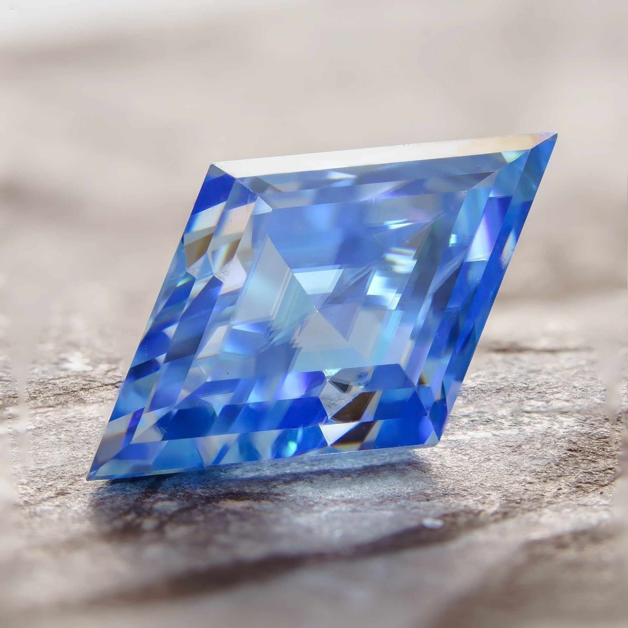 moissanite Certified vvs1 klein blue rhombus lozenge cut - 7x12mm 2cT