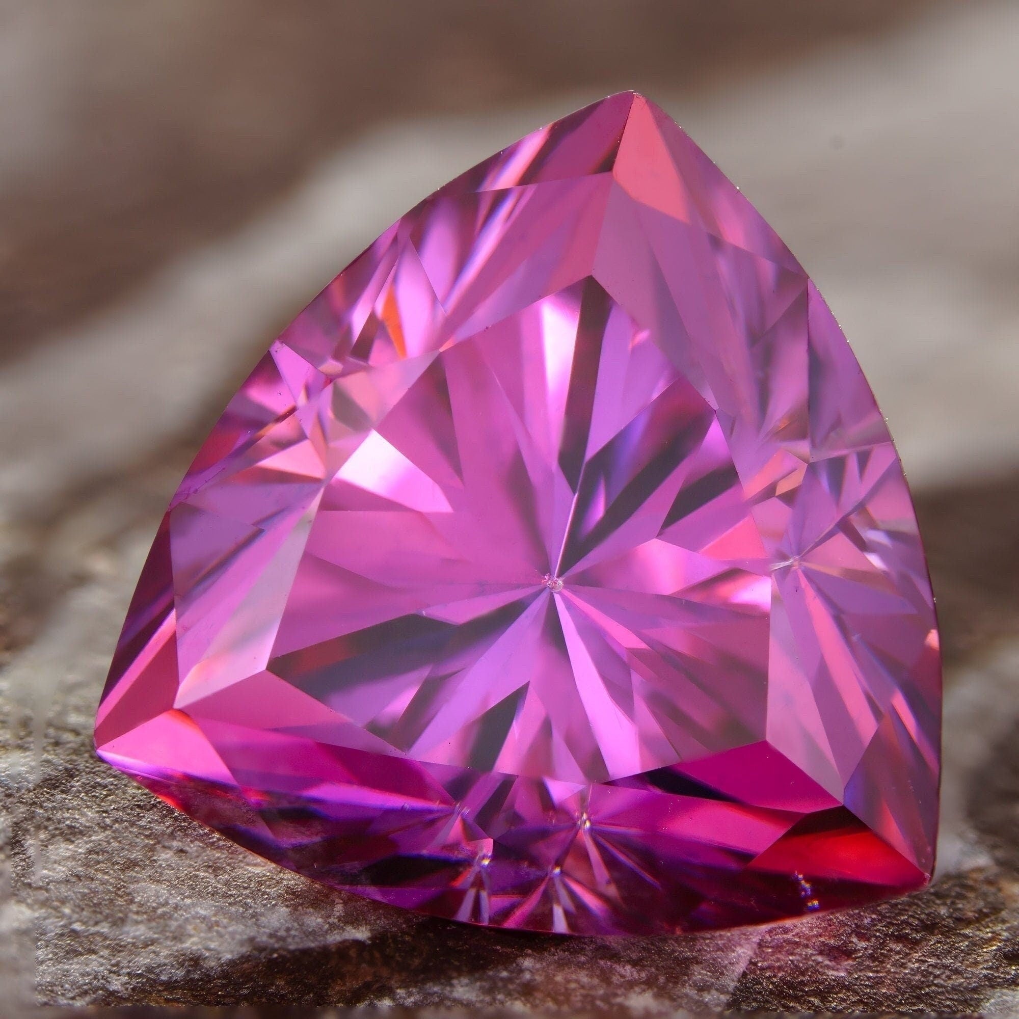moissanite 8mm 2ct certified vvs1 purplish red trillion cut gra gemstone