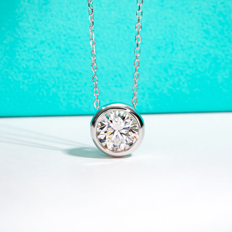 Moissanite Diamond Pendants Necklace